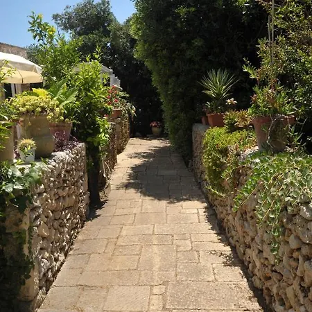 Grotta Monaca Apartahotel 3*
